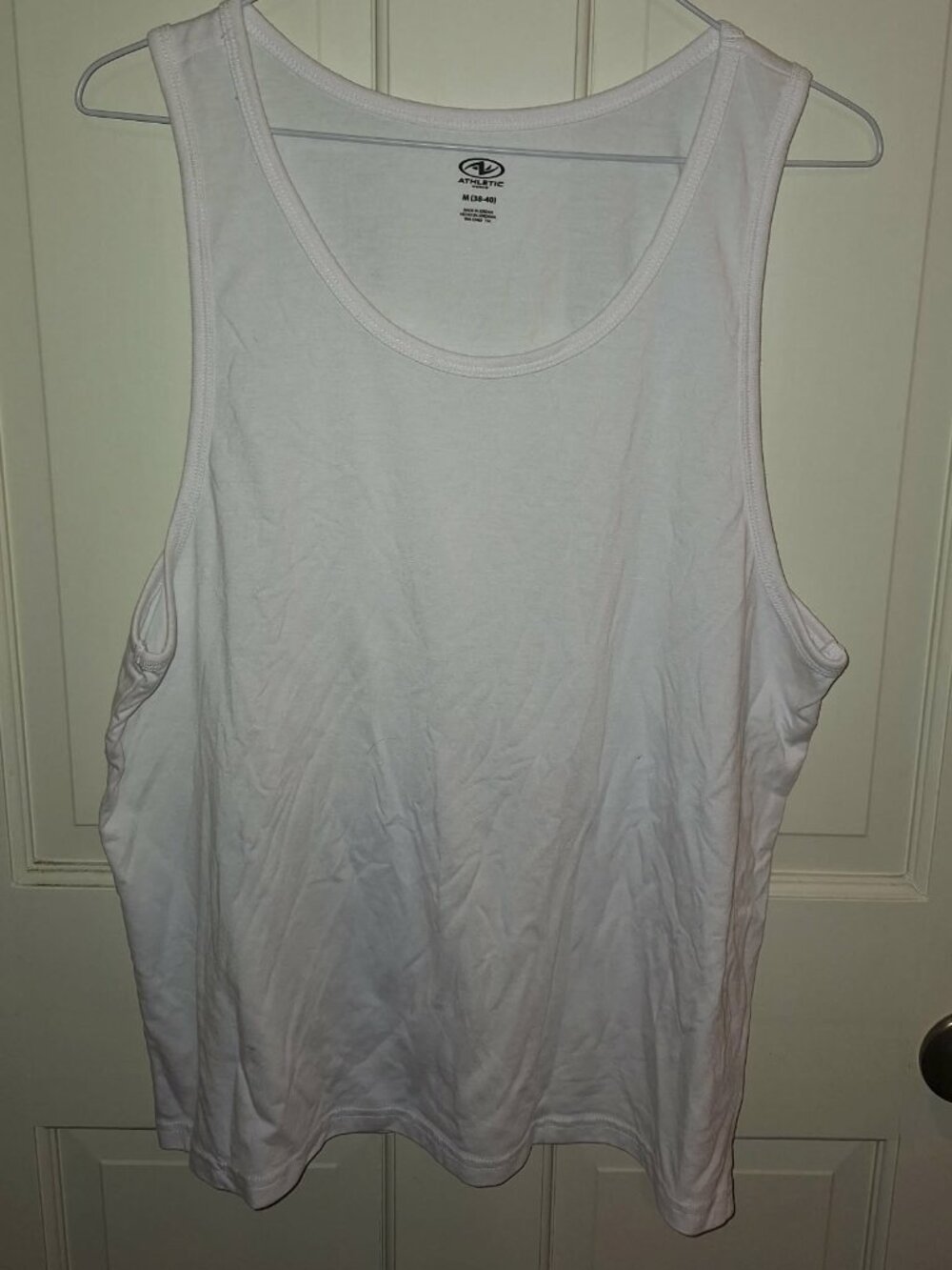 Men's Athletic Works White Athletic Tank, Sixe Medium (38-40)
